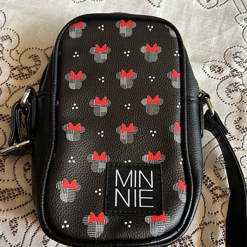 Danielle Nicole - image 2